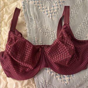 Chantelle Underwire Bra in Burgundy 34 DDDD